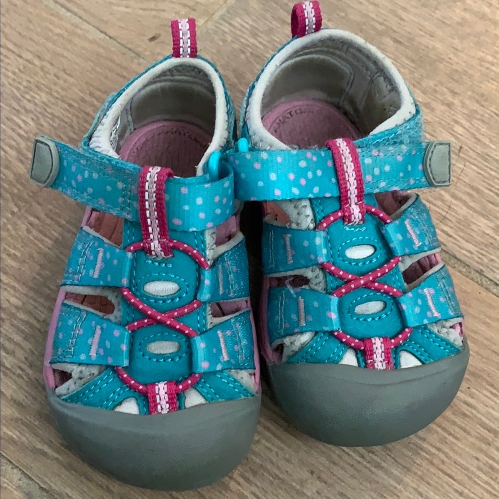 Keens girls shoes